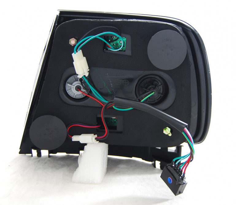 LED Upgrade Design Rückleuchten für Audi A4 B5 94-00 schwarz/rauch